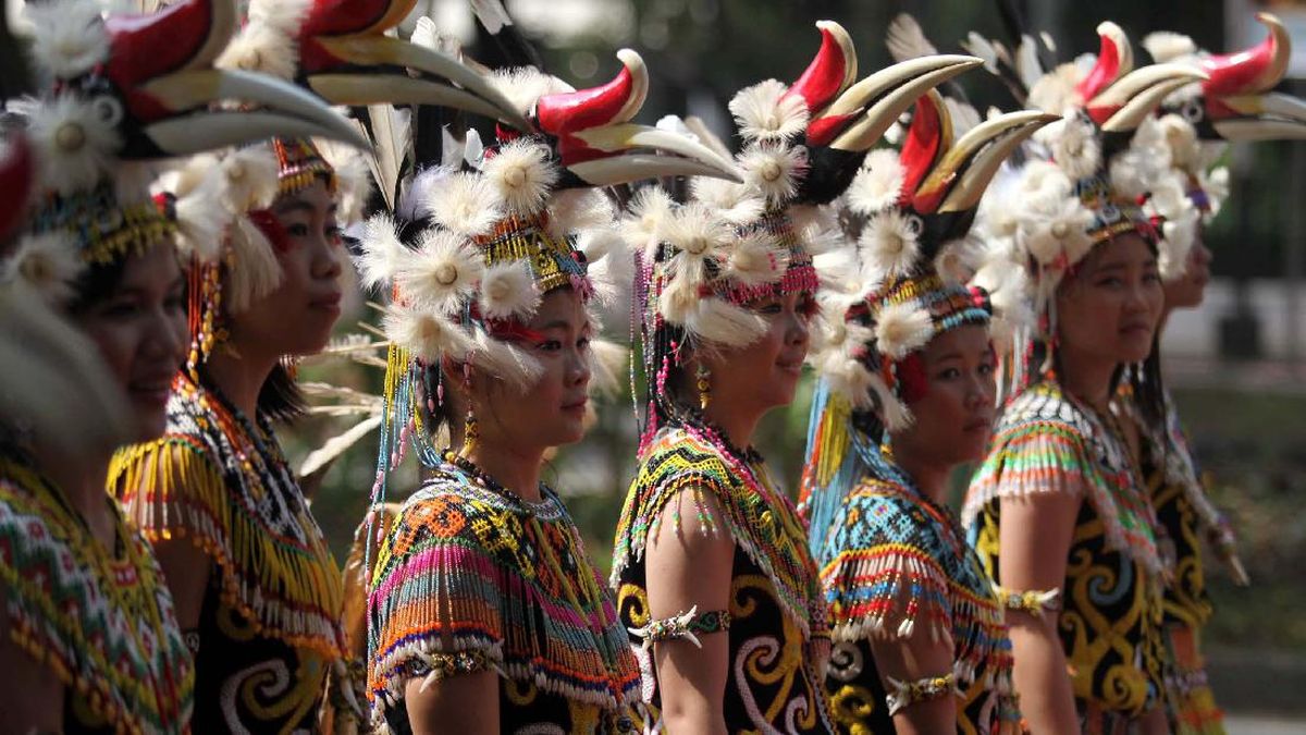 Sejarah Suku Dayak: Menjelajahi Kekayaan Budaya dan Tradisi di Kalimantan